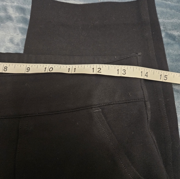 SPANX Black Leggings With Pockets! - Picture 5 of 7